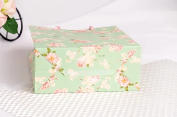 10 Stk Blomster Trykt Grønne Bryllup Favoriserer Gave Poser Håndtaske Papir Taske Til At Holde Gaveæske / Candy Box