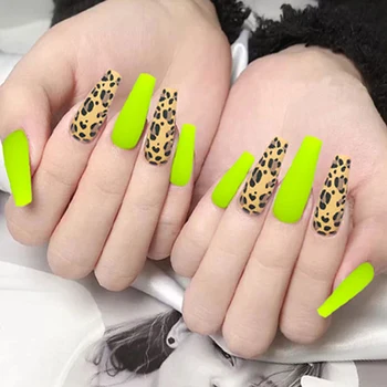 24 Stk Ekstra Lange Kiste Falske Negle Fluorescerende Skinnende Leopard Print Falske Negle med Lim Kvinder Manicure Nail Art Værktøj, Aftagelig